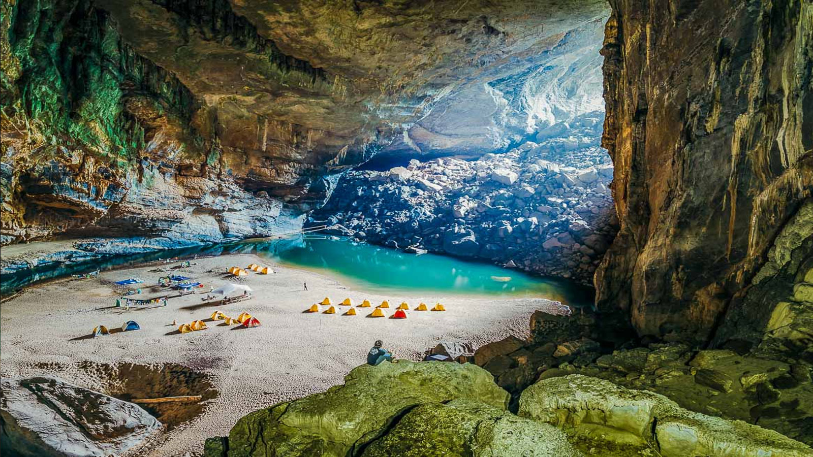 Khám Phá Hang Én - Hành Trình Trekking Đầy Hấp Dẫn Trong Hang Động Lớn Thứ Ba Trên Thế Giới